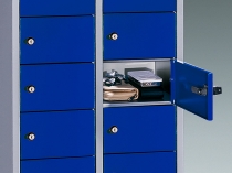 C+P Kleingefachschrank 80700-203 Serie 8170 Intro mit Sockel 20 Fächer (HxBxT)1950x460x200mm 7035/7016