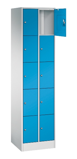 C+P Schließfachschrank Serie 8070 mit Sockel 3 Abt.240mm 5 Fächer B190mm (HxBxT)1950x680x480mm 7035/3003