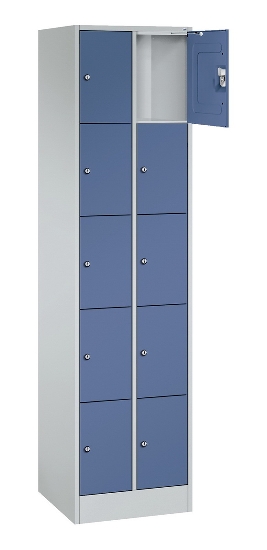 C+P Schließfachschrank Serie 8070 mit Sockel 3 Abt.240mm 5 Fächer B190mm (HxBxT)1950x680x480mm 7035/3003