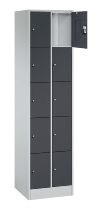 C+P Schließfachschrank Serie 8070 mit Sockel 3 Abt.240mm 5 Fächer B190mm (HxBxT)1950x680x480mm 7035/3003