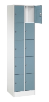 C+P Schließfachschrank Serie 8070 mit Sockel 3 Abt.240mm 5 Fächer B190mm (HxBxT)1950x680x480mm 7035/3003