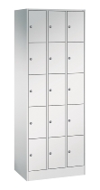 C+P Schließfachschrank Serie 8070 mit Sockel 3 Abt.240mm 5 Fächer B190mm (HxBxT)1950x680x480mm 7035/3003