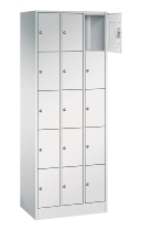 C+P Schließfachschrank Serie 8070 mit Sockel 3 Abt.240mm 5 Fächer B190mm (HxBxT)1950x680x480mm 7035/3003