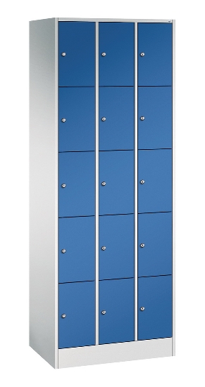 C+P Schließfachschrank Serie 8070 mit Sockel 3 Abt.240mm 5 Fächer B190mm (HxBxT)1950x680x480mm 7035/3003