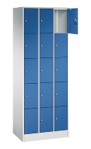 C+P Schließfachschrank Serie 8070 mit Sockel 3 Abt.240mm 5 Fächer B190mm (HxBxT)1950x680x480mm 7035/3003