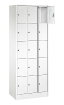 C+P Schließfachschrank Serie 8070 mit Sockel 3 Abt.240mm 5 Fächer B190mm (HxBxT)1950x680x480mm 7035/3003