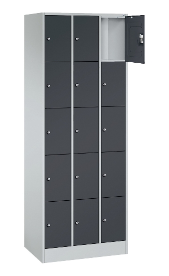 C+P Schließfachschrank Serie 8070 mit Sockel 3 Abt.240mm 5 Fächer B190mm (HxBxT)1950x680x480mm 7035/3003