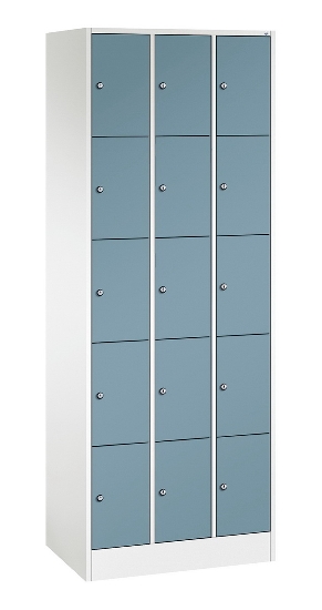 C+P Schließfachschrank Serie 8070 mit Sockel 3 Abt.240mm 5 Fächer B190mm (HxBxT)1950x680x480mm 7035/3003