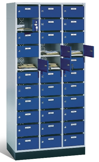 C+P Verteilerschrank 8170-311 Serie 8170 Intro mit Sockel 3 Abt. mit 33 Fächern (HxBxT)1950x920x490mm 7035/6011