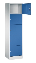 C+P Schließfachschrank Serie 8070 mit Sockel 3 Abt.240mm 5 Fächer B190mm (HxBxT)1950x680x480mm 7035/3003