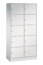 C+P Schließfachschrank Serie 8070 mit Sockel 3 Abt.240mm 5 Fächer B190mm (HxBxT)1950x680x480mm 7035/3003
