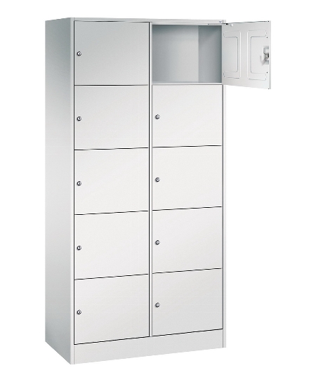 C+P Schließfachschrank Serie 8070 mit Sockel 3 Abt.240mm 5 Fächer B190mm (HxBxT)1950x680x480mm 7035/3003