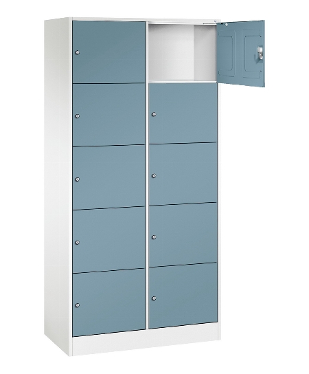 C+P Schließfachschrank Serie 8070 mit Sockel 3 Abt.240mm 5 Fächer B190mm (HxBxT)1950x680x480mm 7035/3003