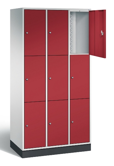 C+P Schließfachschrank 8370-301 Intro 3x 3 Fächer 300mm (HxBxT) 1950x920x500mm Lichtgrau/Rubinrot