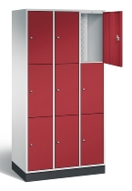 C+P Schließfachschrank 8370-301 Intro 3x 3 Fächer 300mm (HxBxT) 1950x920x500mm Lichtgrau/Rubinrot