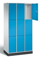 C+P Schließfachschrank 8370-301 Intro 3x 3 Fächer 300mm (HxBxT) 1950x920x500mm Lichtgrau/Rubinrot