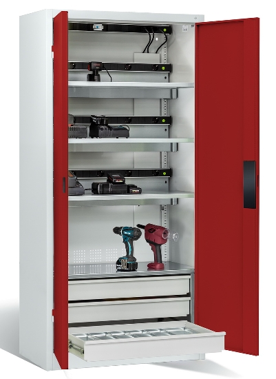 C+P Akkuladeschrank 8921-05E3 Serie 89 COMFORT Stahltüren 3x5 Ladeplätze ERGO-Lock 4.0 (HxBxT) 1950x930x500mm 7035/5010