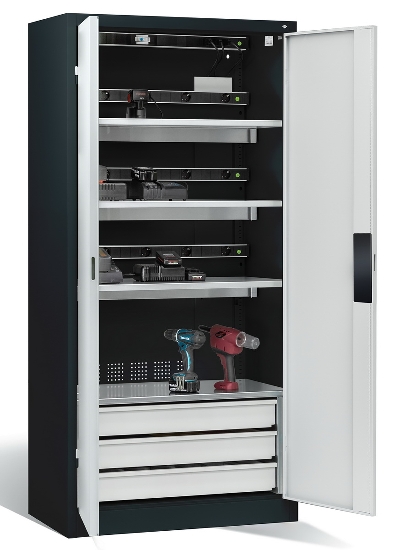 C+P Akkuladeschrank 8921-05E3 Serie 89 COMFORT Stahltüren 3x5 Ladeplätze ERGO-Lock 4.0 (HxBxT) 1950x930x500mm 7035/5010