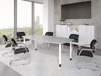 Hammerbacher Konferenztisch Serie KT22C Füße Ø60mm (BxTxH) 220x103/83x72-74cm Tischplatte Eiche/Chrom