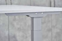 Hammerbacher Sitz-/Stehtisch Schreibtische Serie-XDKB elektr. höhenverstellbar 64-129 cm